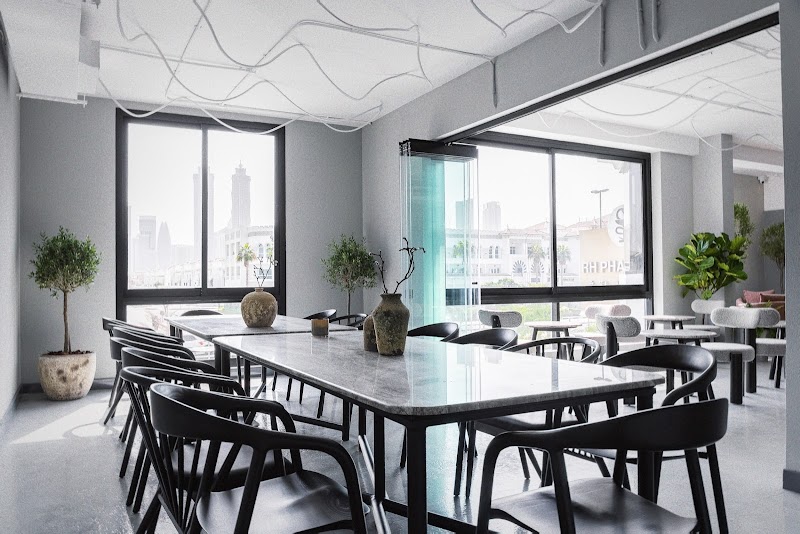 Roasters Specialty Coffee House Al Wasl